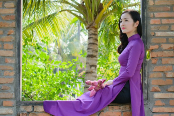 杭州，这座汗青与当代融会的都会，不但以秀美的天然风光和深厚的人文秘闻著称，更以舒服舒服的生存方式吸引着无数游客。在繁忙的生存节奏中，探求一处安谧的角落，让身心得到彻底的放松，成为了很多民气中的向往。本日，就让我们走进杭州如玉按摩，体验一场桑拿约茶，享受安谧韶光的路程。